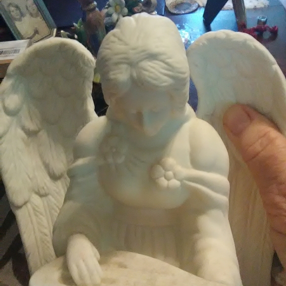 Angel - Picture 2 of 4